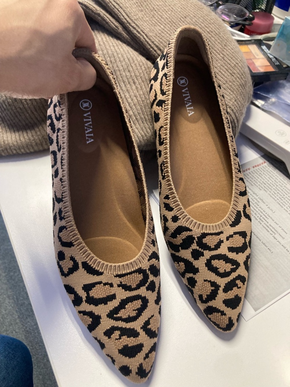Like new US 8.5 Vivaia leopard pointed toe flats - Picture 7 of 9